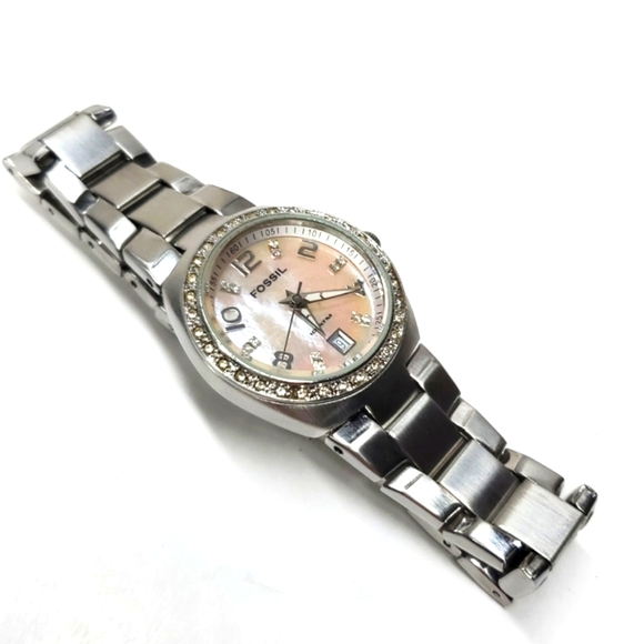 Fossil Watch AM4175 Silver Wristband Mother of Pearl Face Watch EUC - Picture 4 of 14